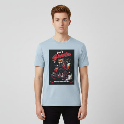 Don’t Wonder – People Look Twice | Cooles Cyber-Fuchs Streetwear Shirt